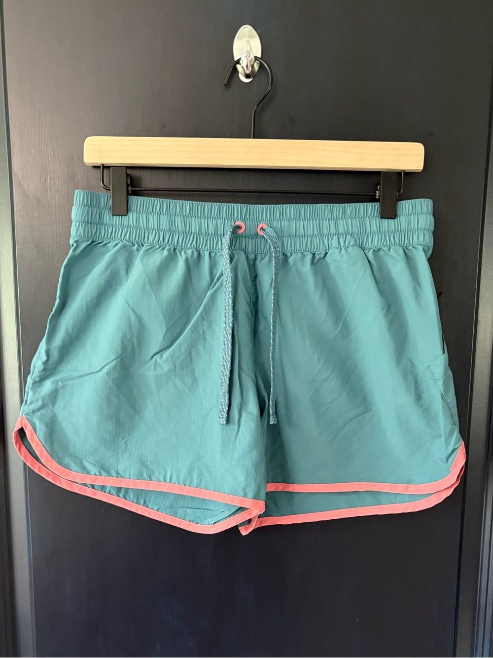 Columbia Women's Endless Trail Shorts Running Workout Hiking Teal Blue Green M